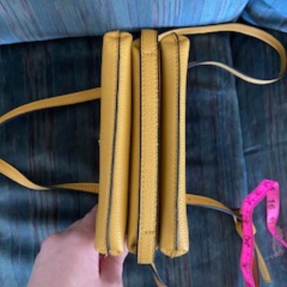 Lily and Ivy small crossbody purse - Picture 5 of 7